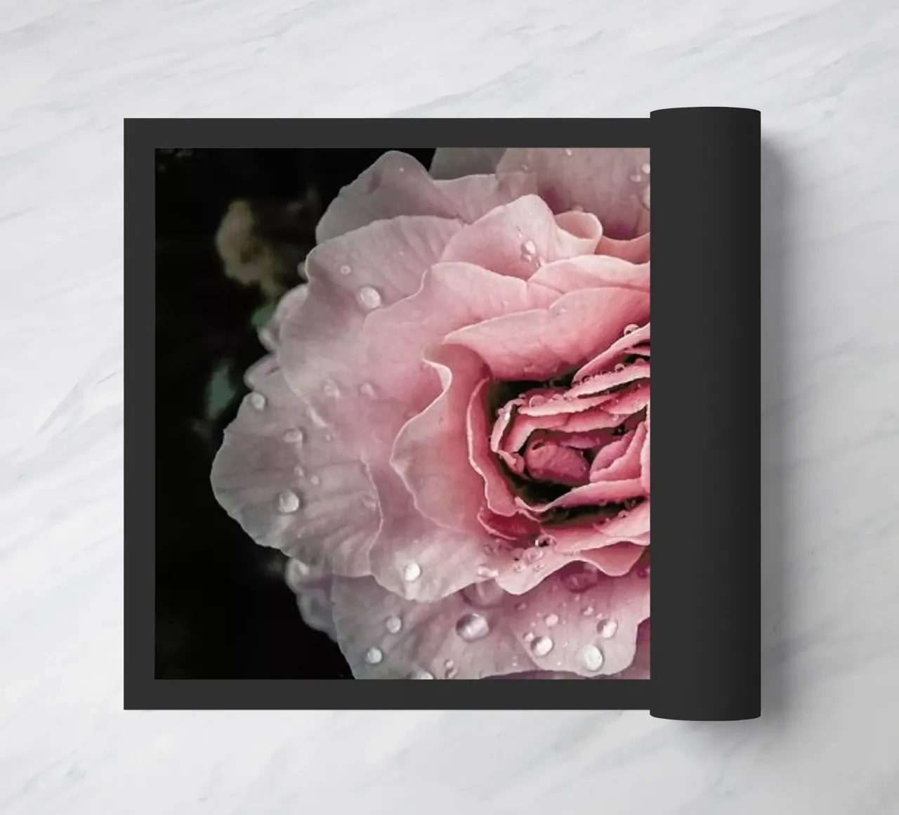 Raindrops on Pink Rose zerbino da Flora & Fauna