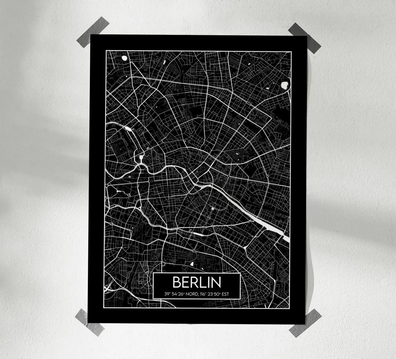 Carta nera Berlino poster con telaio in alluminio da Frame the World
