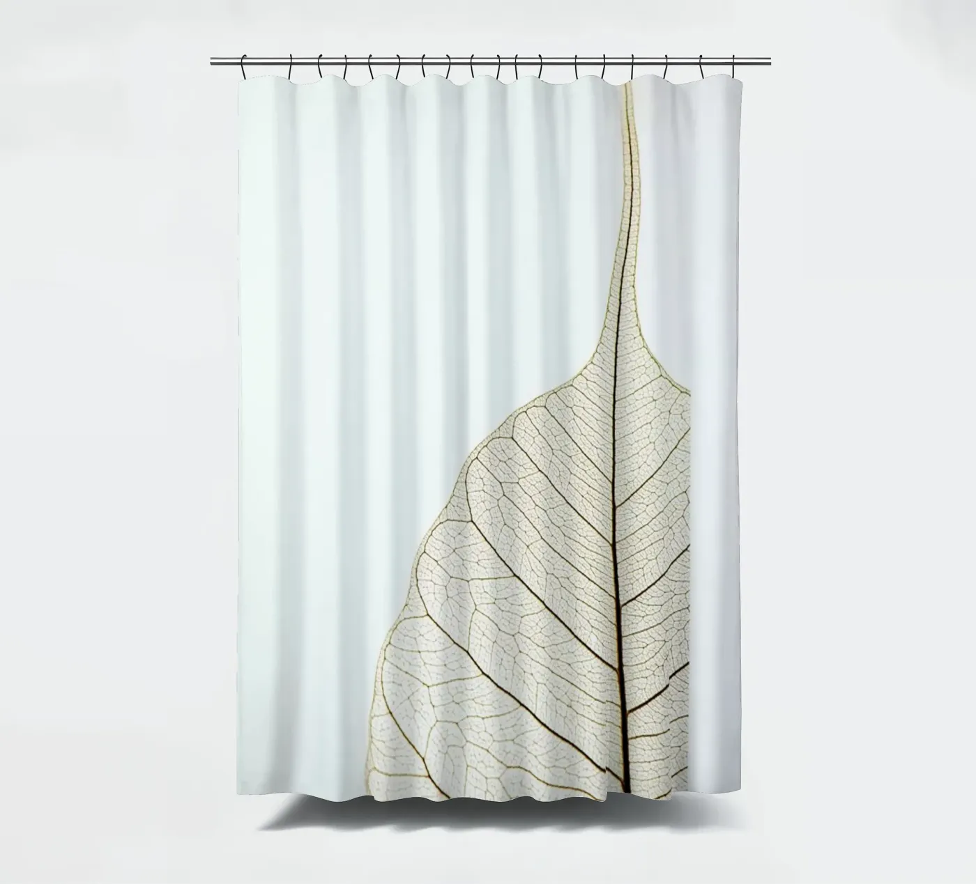 Translucent Leaf Duschvorhang von Flora & Fauna