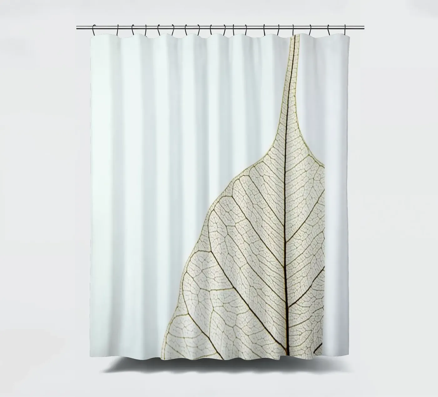 Translucent Leaf Duschvorhang von Flora & Fauna