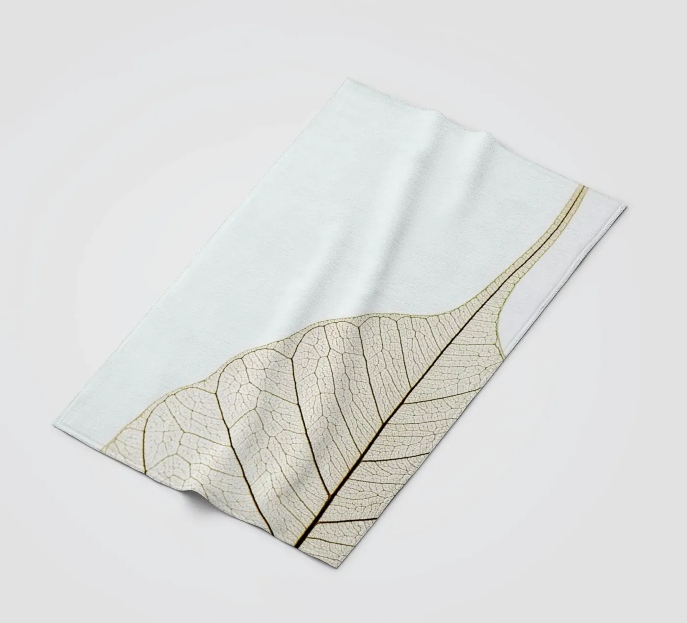 Translucent Leaf Fleecedecke von Flora & Fauna