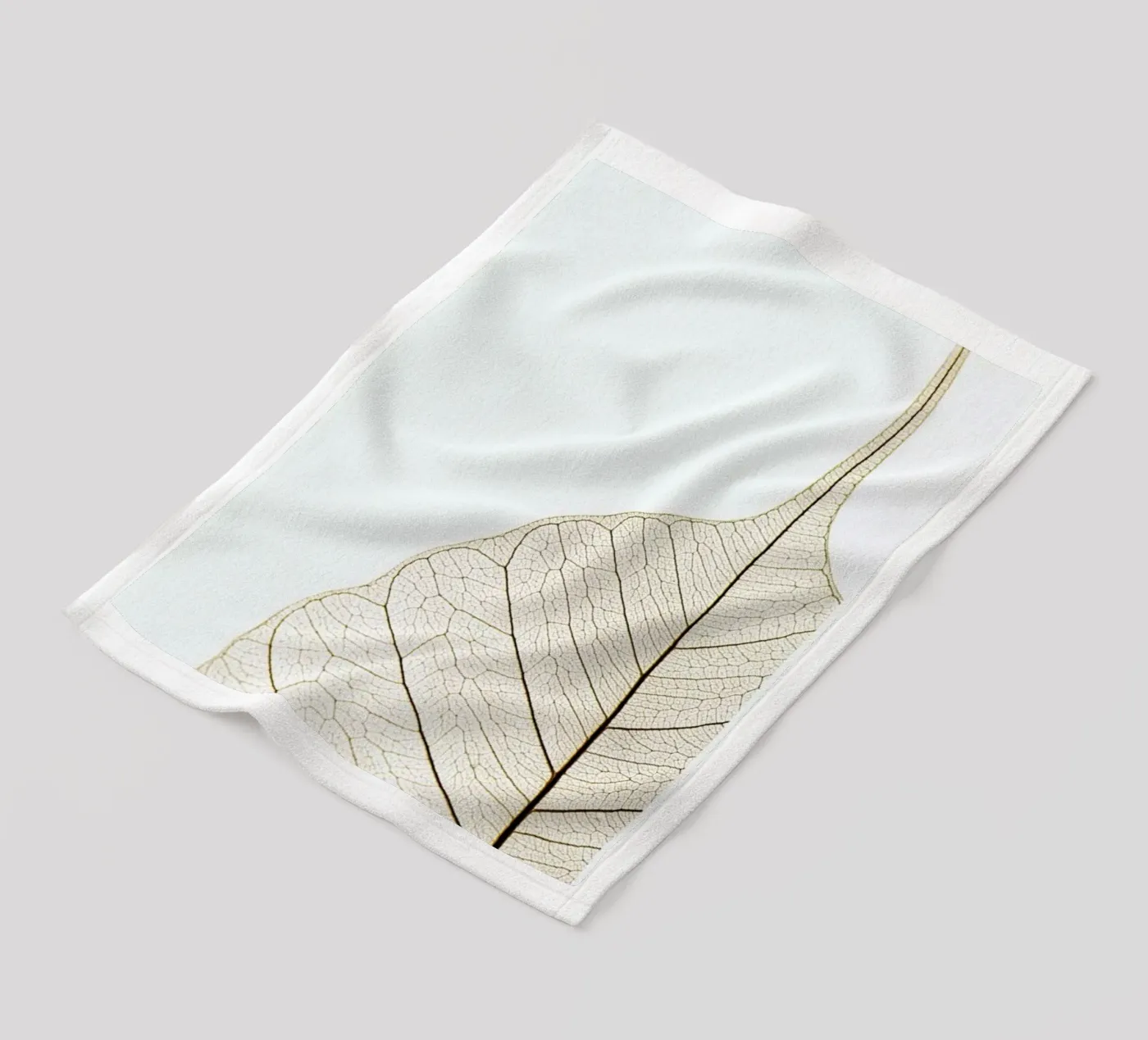 Translucent Leaf Fleecedecke von Flora & Fauna