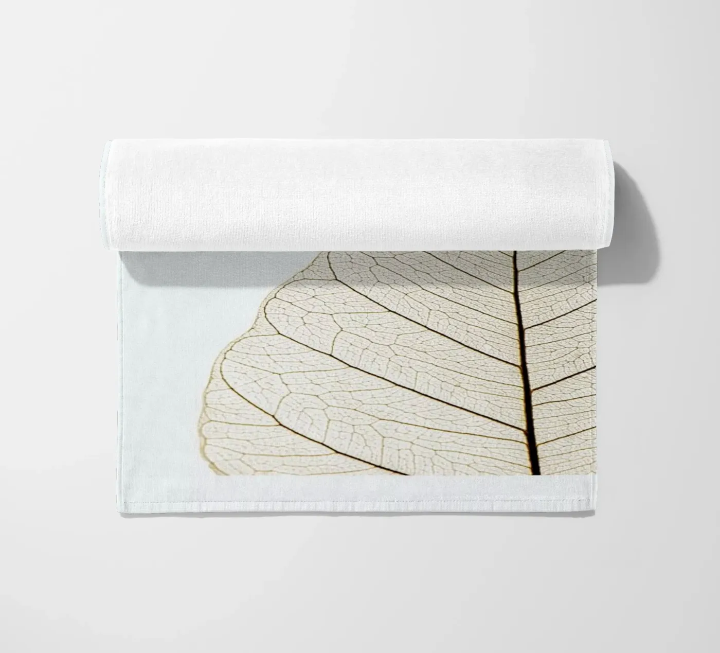 Translucent Leaf serviette de plage de Flora & Fauna