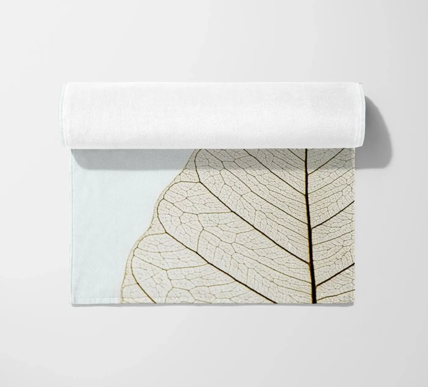 Translucent Leaf serviette de plage de Flora & Fauna