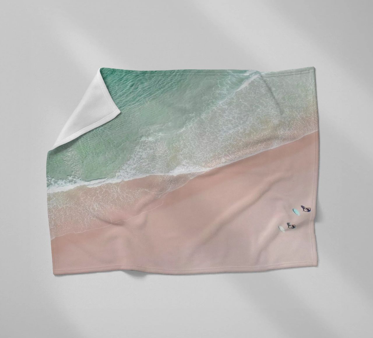 Aerial Beach - Ocean Surf Yoga Fleecedecke von Ingrid Beddoes