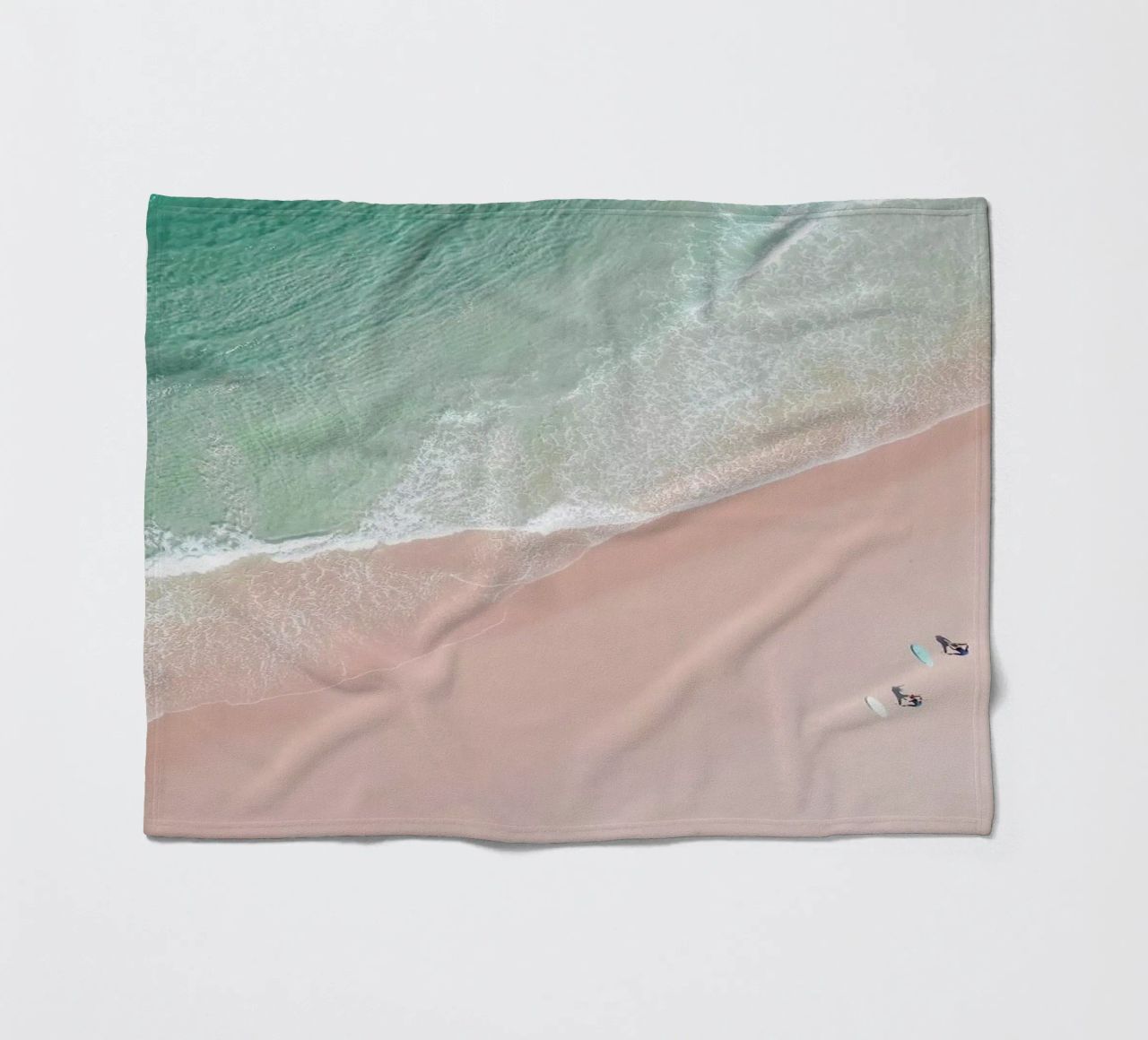 Aerial Beach - Ocean Surf Yoga Fleecedecke von Ingrid Beddoes