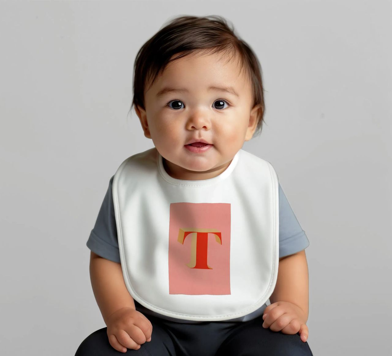 Red T bavaglino da daylight design studio