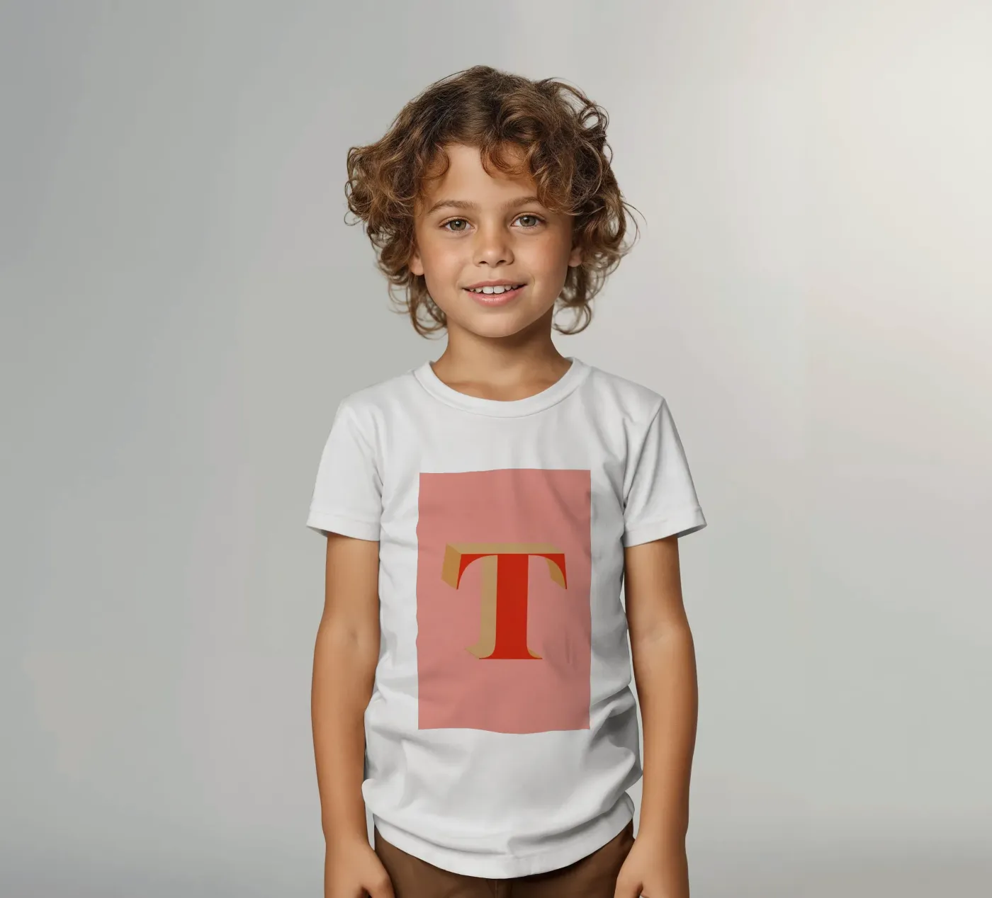 Red T t-shirt bambini da daylight design studio