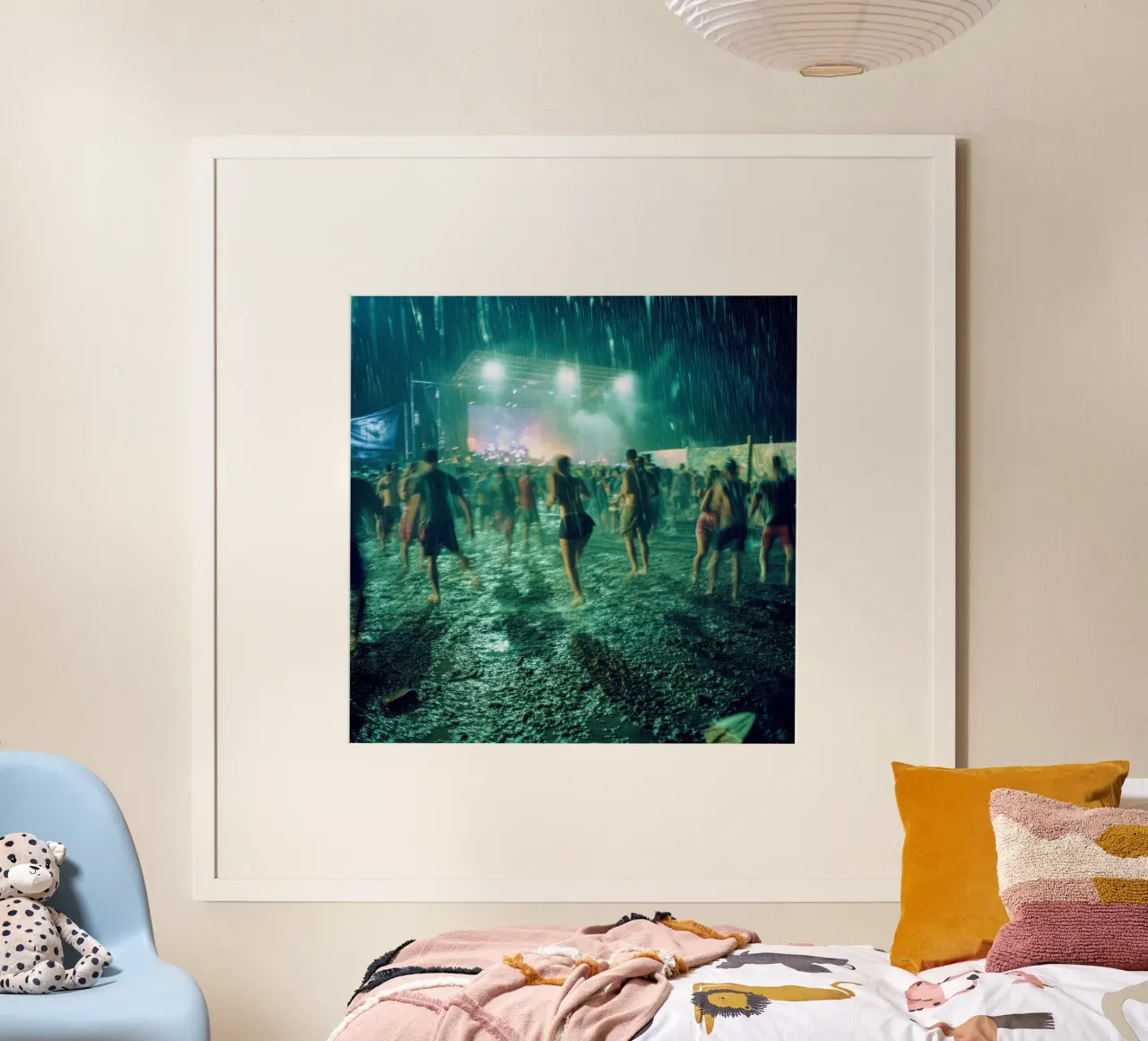 Paris Explosif: Das musikalische Chaos in der Stadt der Lichter Poster von By Night
