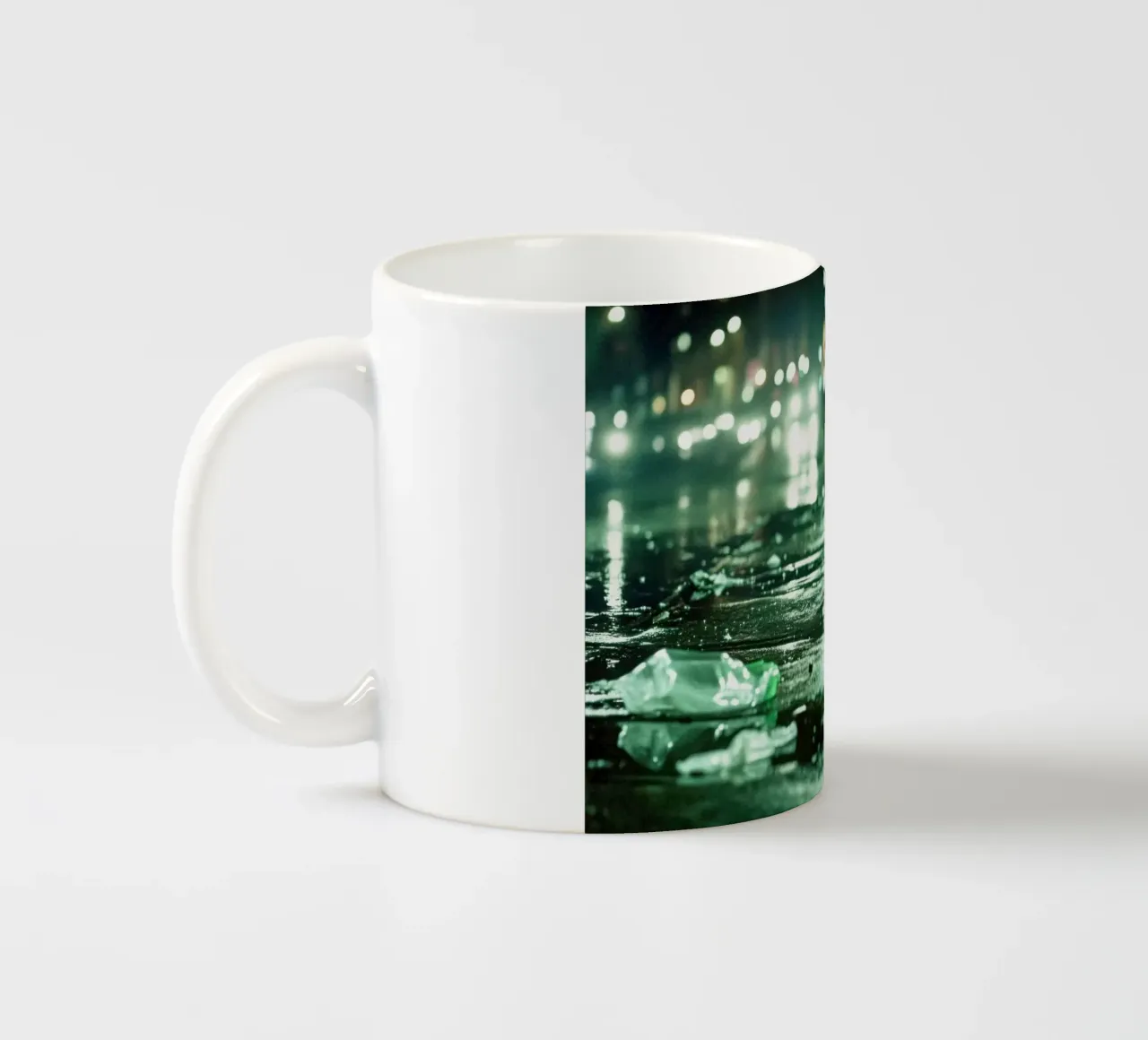 Zwischen Licht und Schatten in den Gassen von Paris Keramik Tasse von By Night