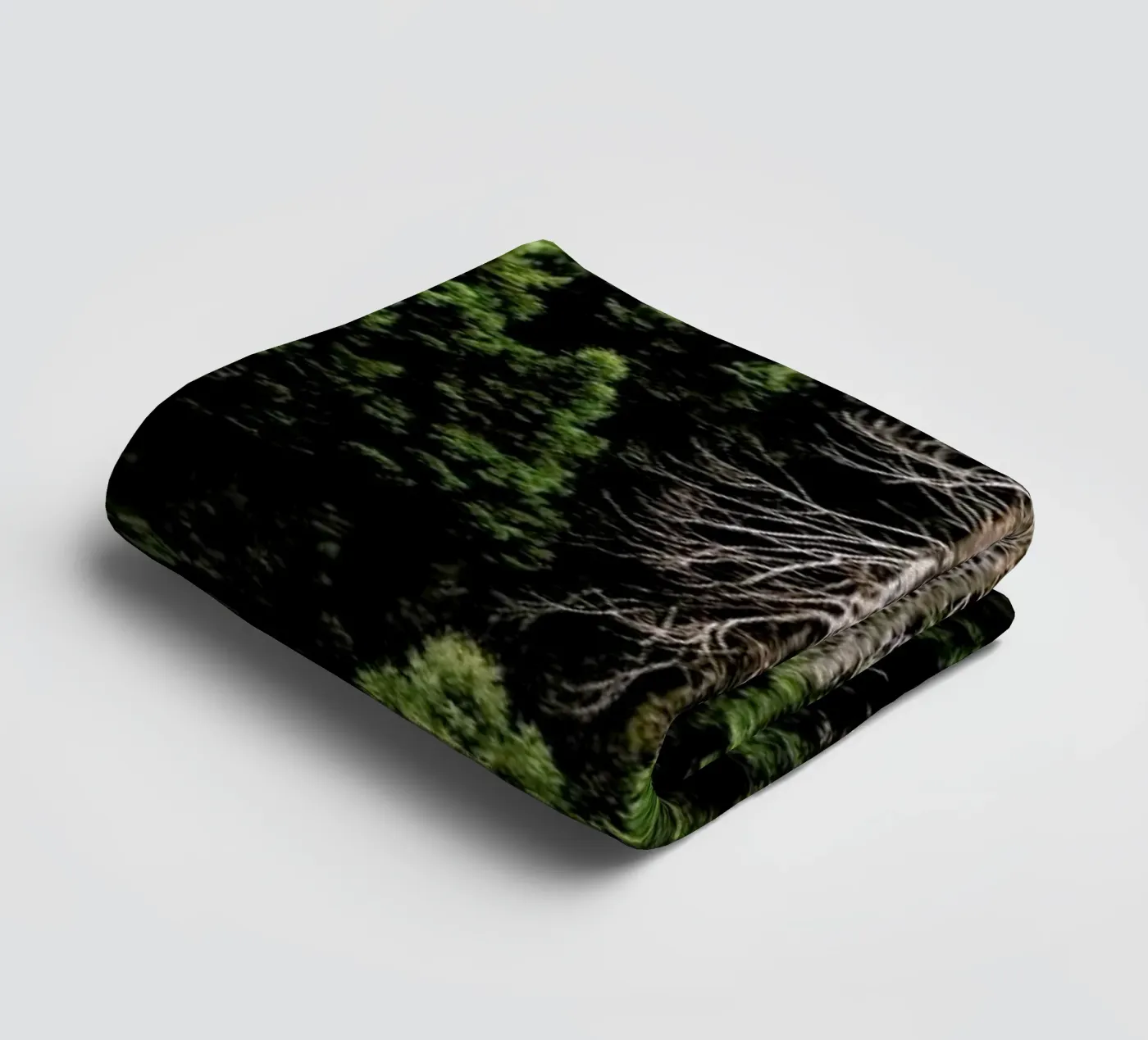 Alone towel by ROBERTO H