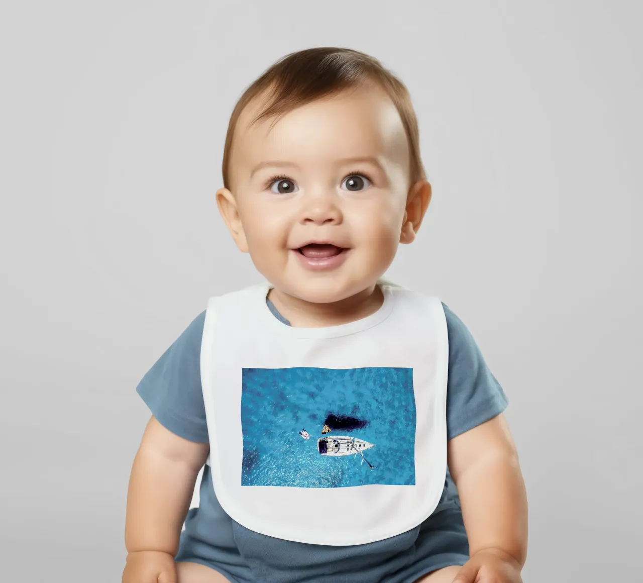 Pizza baby bib by ROBERTO H