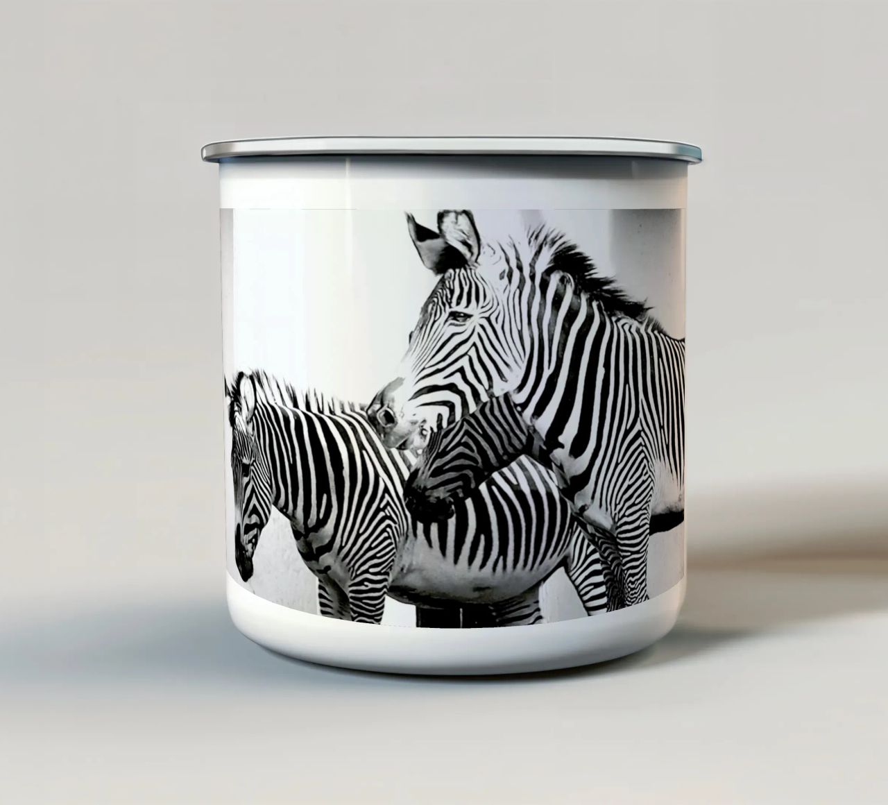 Zebra Stripes tazza in smalto da Babett Schultze