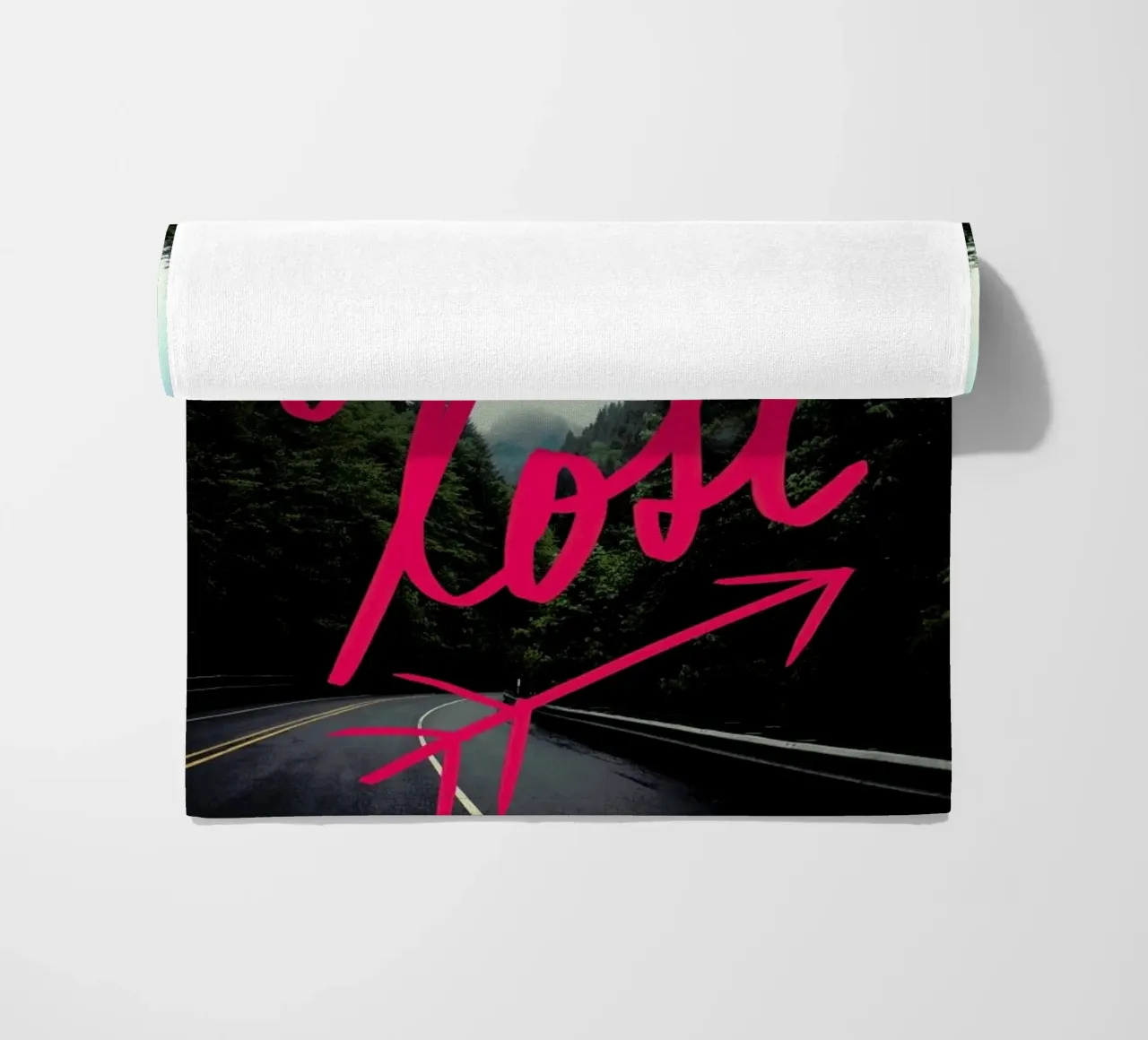 Get Lost toalla de playa de Leah Flores