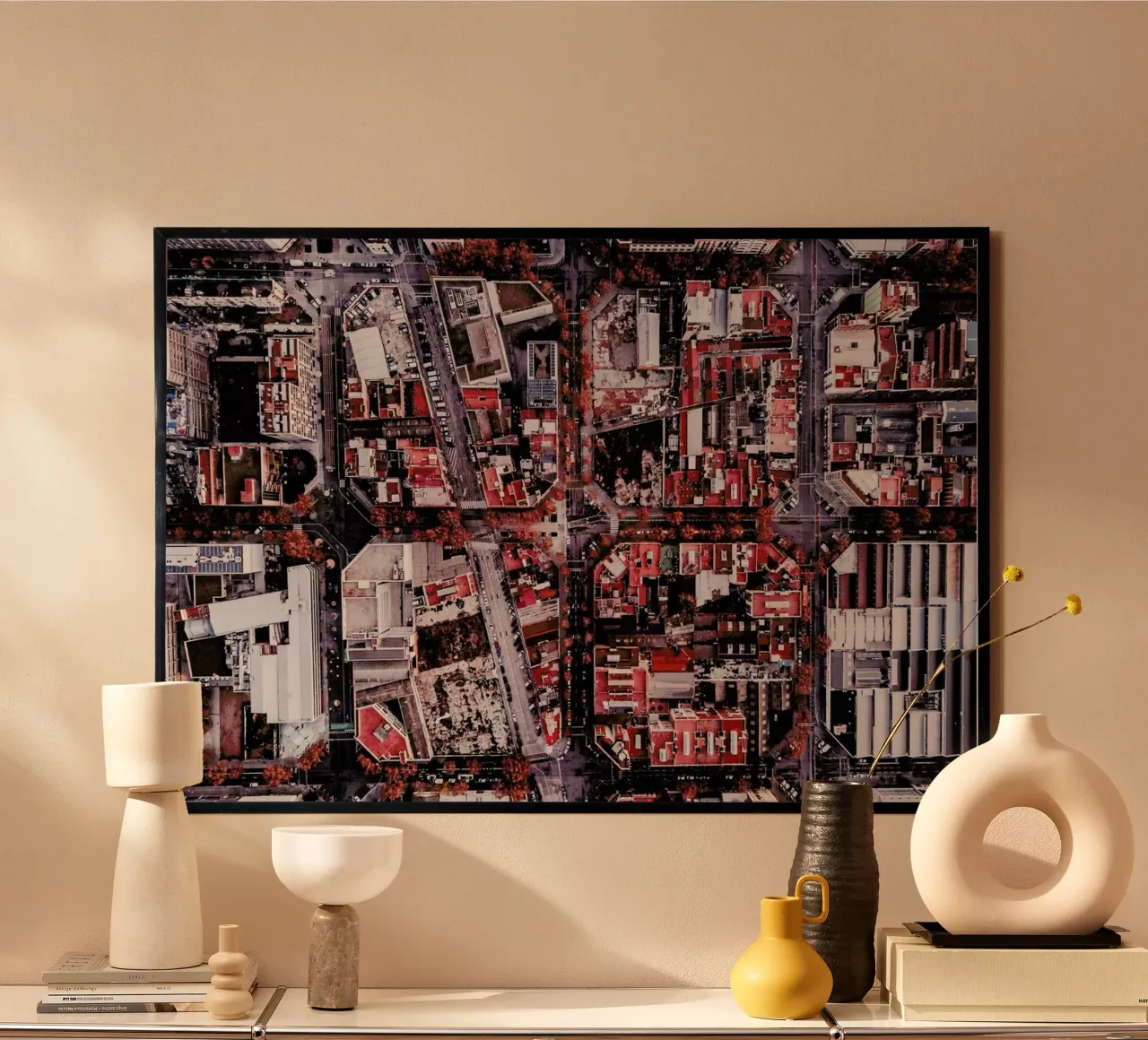 Barcelona poster con telaio in legno da Chris Abatzis