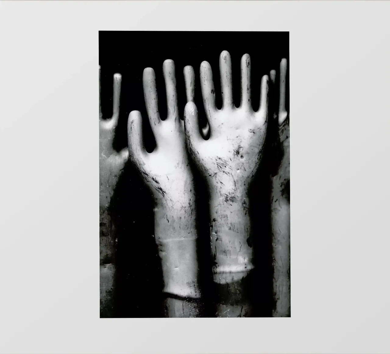 Hands pellicola backlit da Magdalena Martin Photography