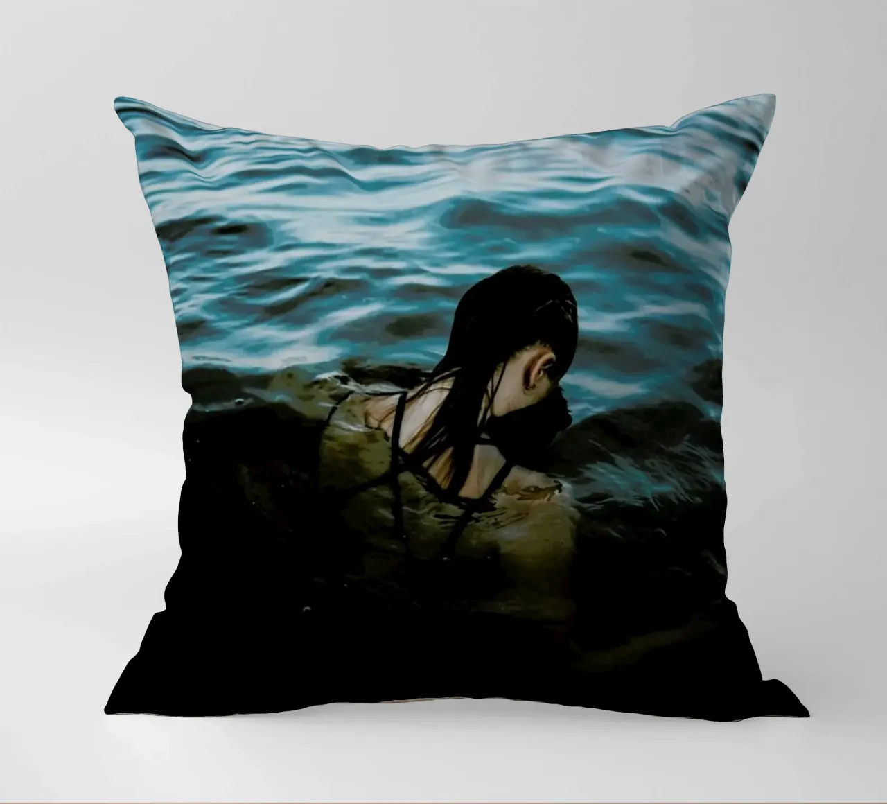 Drowning cuscino da Chris Abatzis