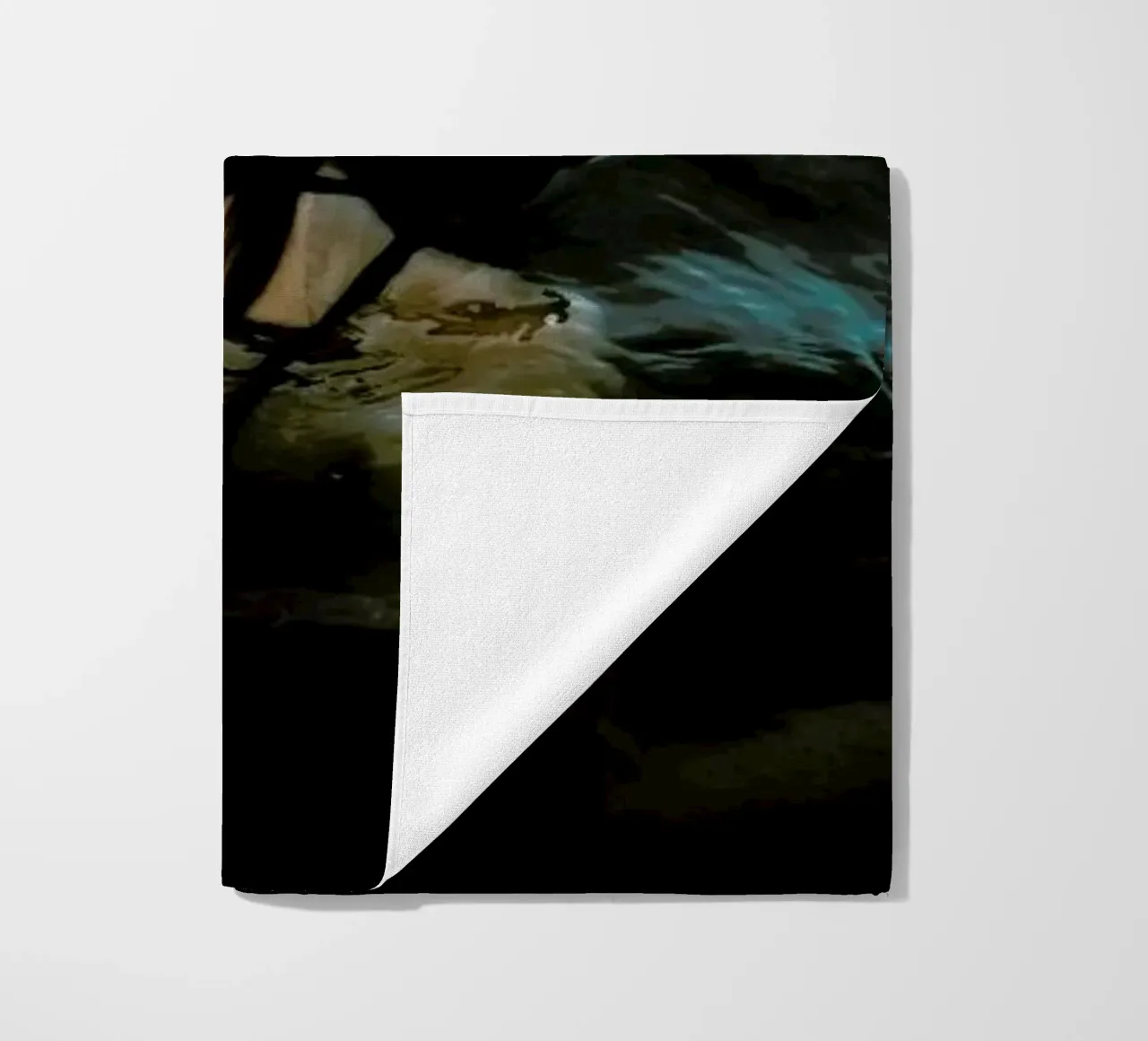 Drowning telo mare da Chris Abatzis