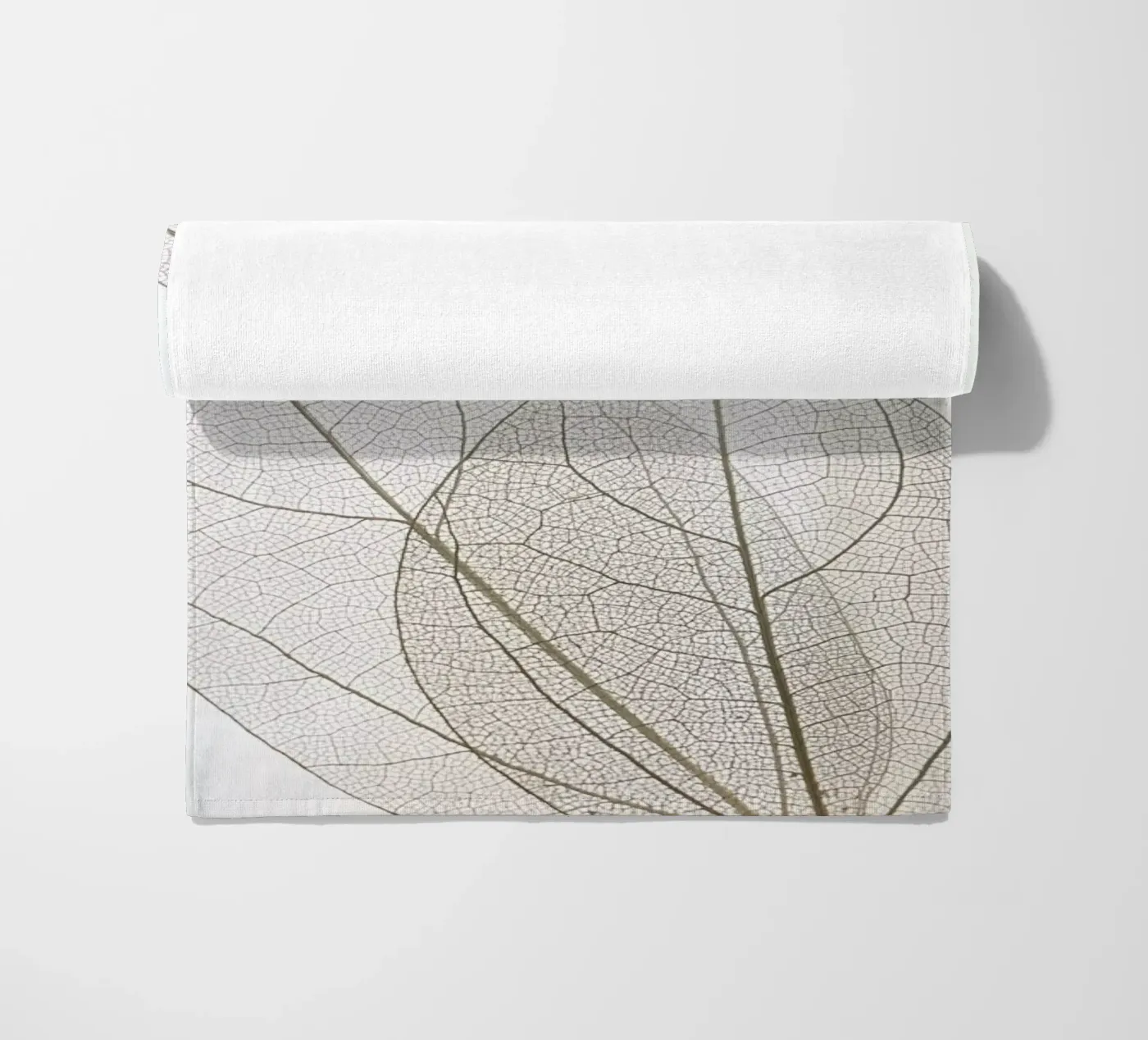 Skeleton Leaves telo mare da Babett Schultze