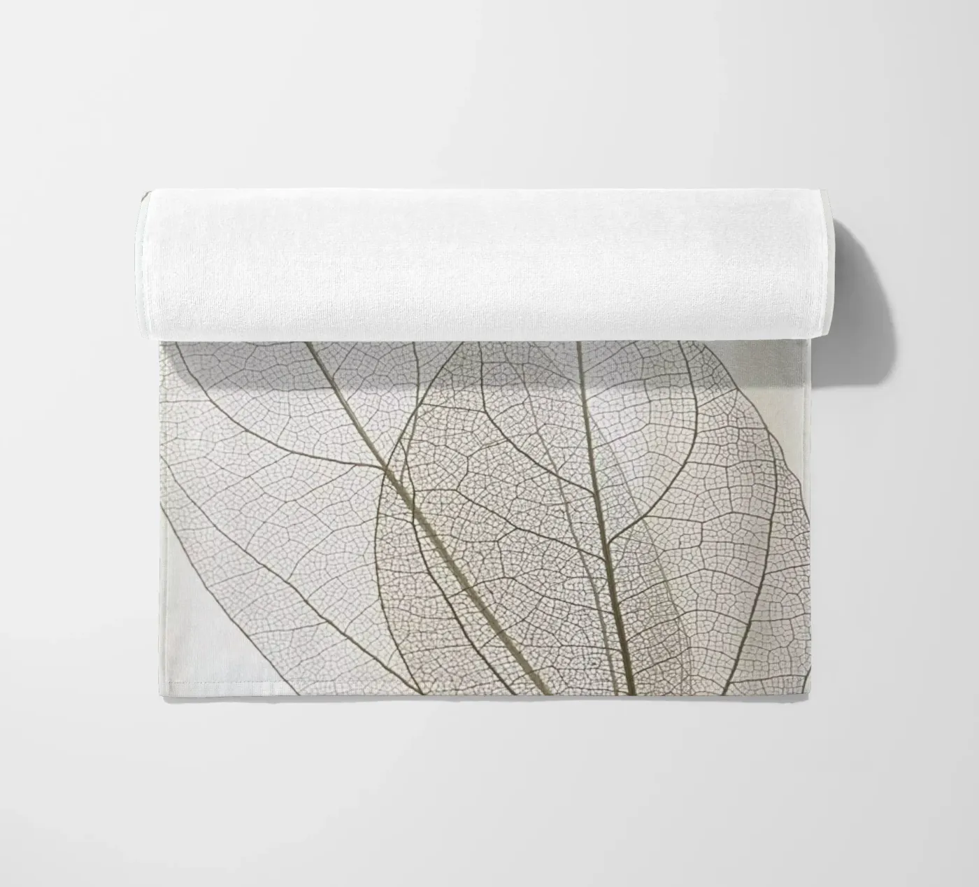 Skeleton Leaves telo mare da Babett Schultze