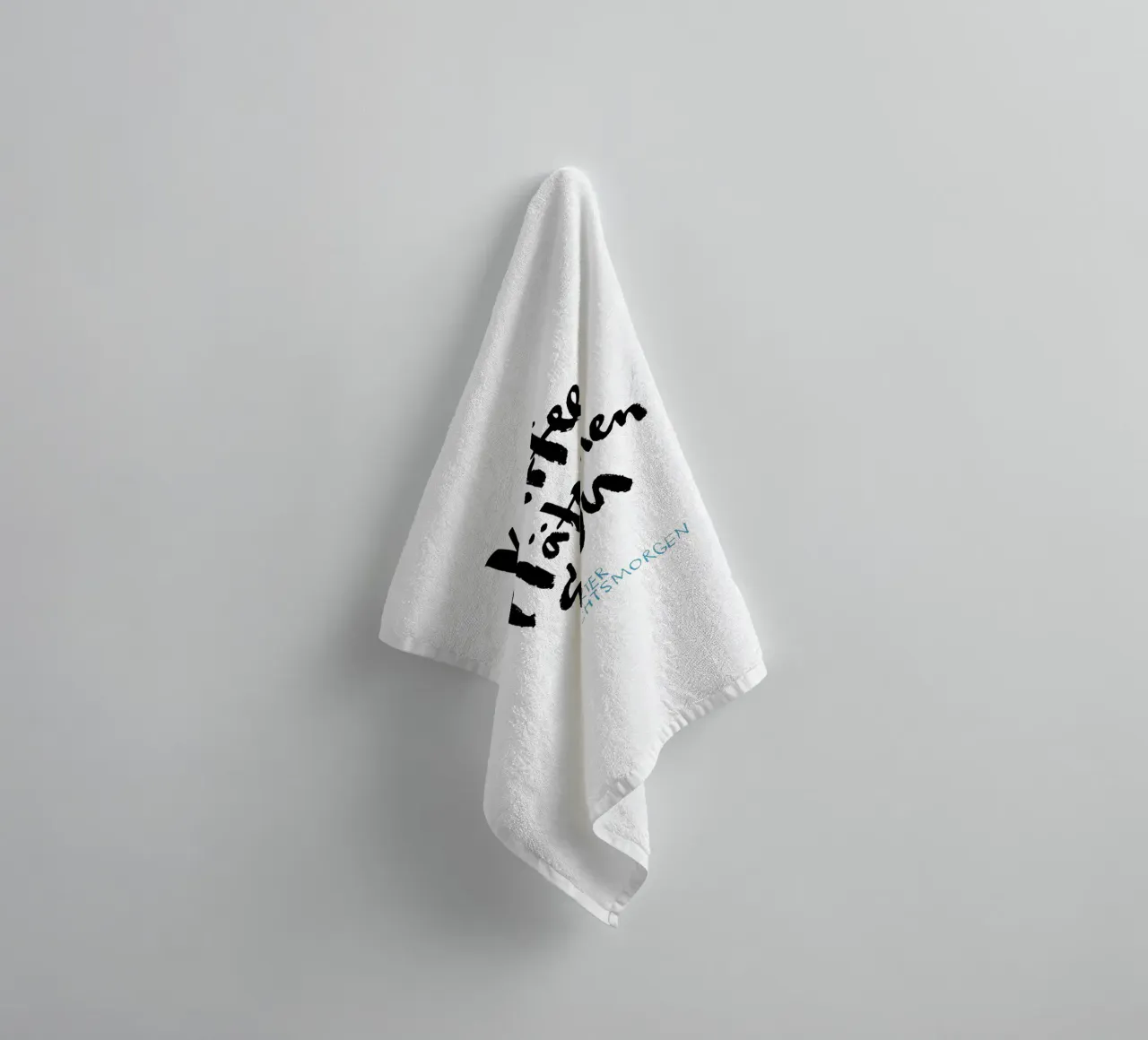 Kaffee & Du asciugamano da bagno da Brushmeetspaper