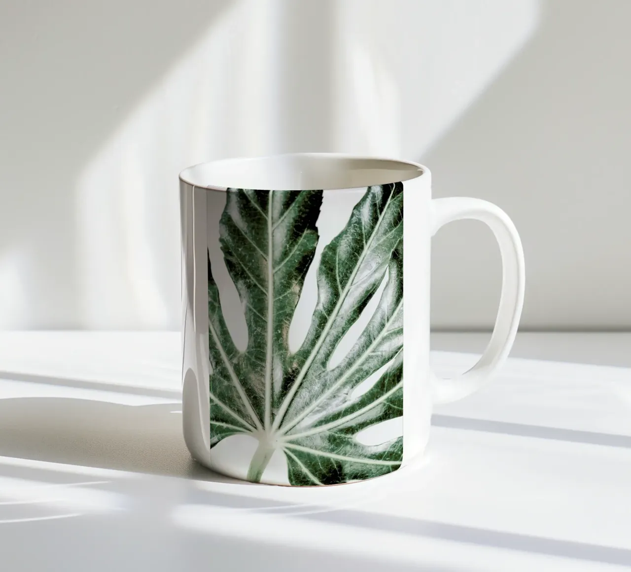 Light Palm tazza in ceramica da Babett Schultze