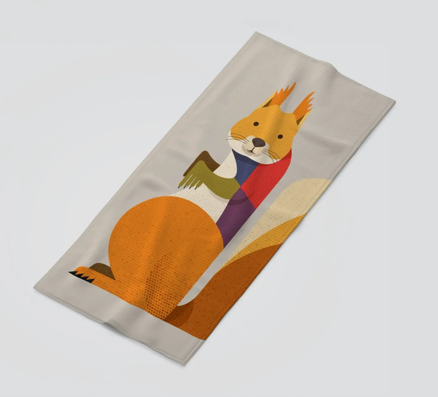 Rotes Eichhörnchen Strandtuch von The Printed Sparrow