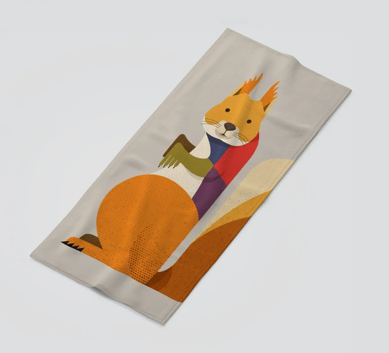 Rode Eekhoorn strandhanddoek van The Printed Sparrow