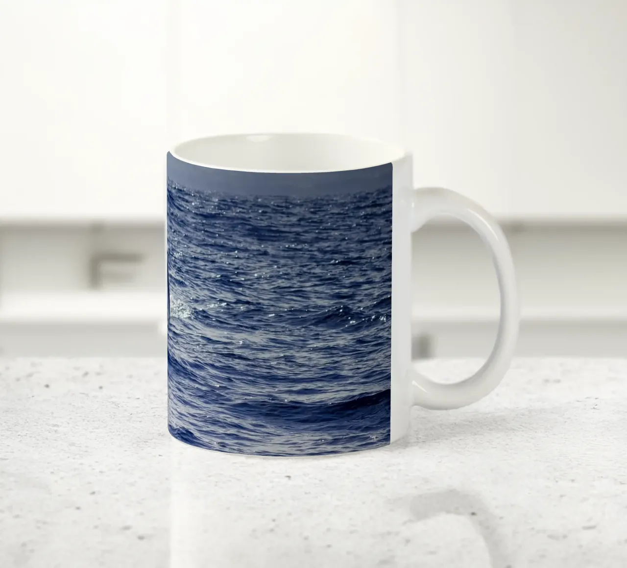 L'immersione delle balene 3 tazza in ceramica da Léa Lefebvre Photography