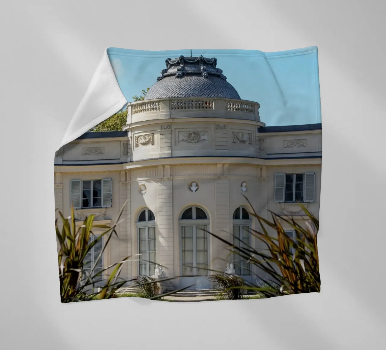 Parc Bagatelle fleece blanket by Léa Lefebvre Photography