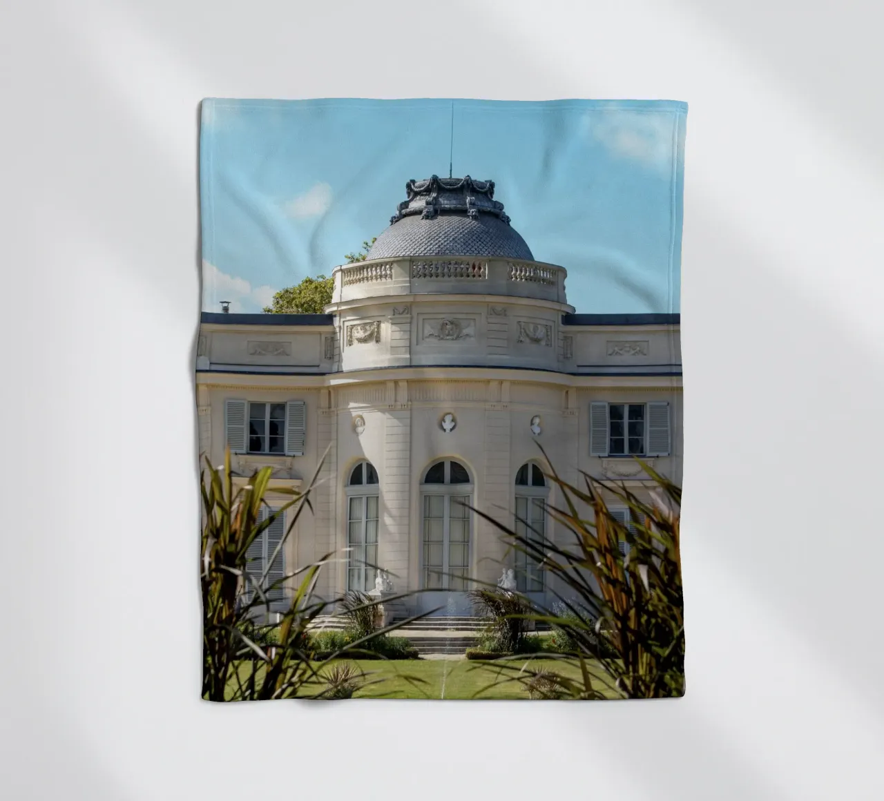 Parc Bagatelle fleece blanket by Léa Lefebvre Photography