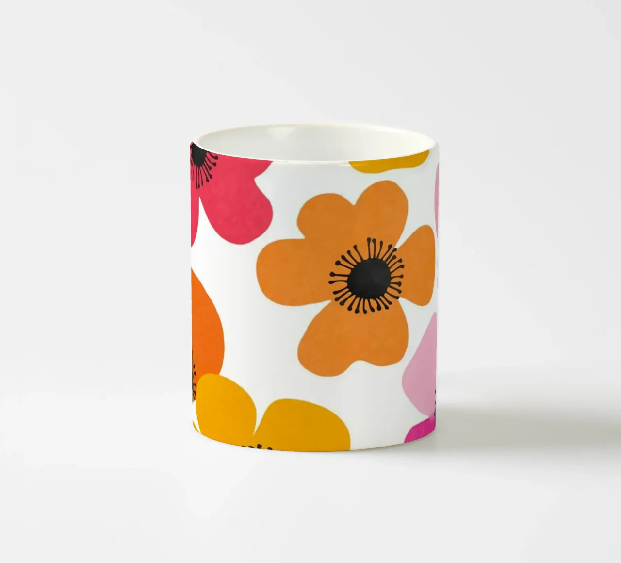 Midcentury Playful Botanical Bold Multicolor Retro Flowers tazza in ceramica da Andrea Haase Modern Home