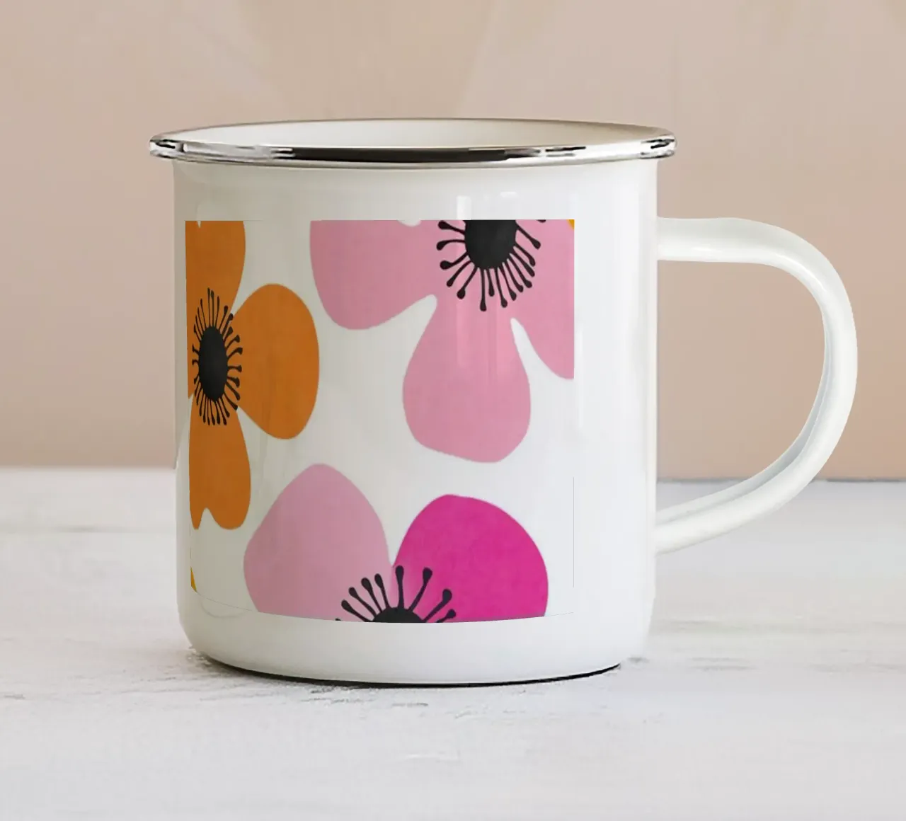 Midcentury Playful Botanical Bold Multicolor Retro Flowers tazza in smalto da Andrea Haase Modern Home