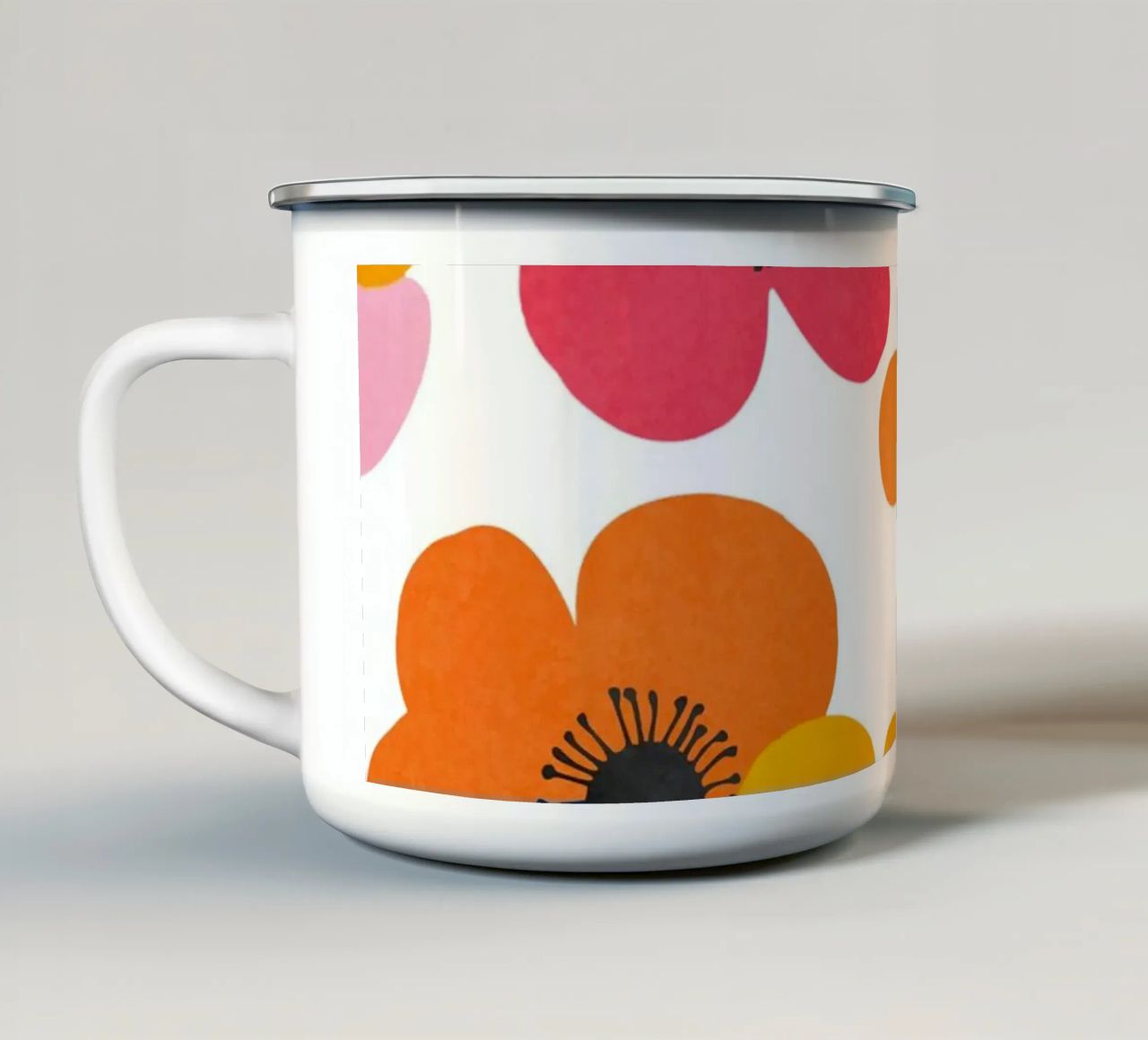 Midcentury Playful Botanical Bold Multicolor Retro Flowers tazza in smalto da Andrea Haase Modern Home