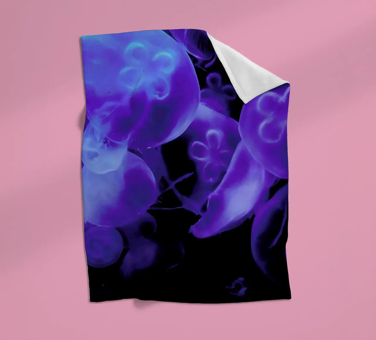 Blue Jellyfish coperta in pile da Babett Schultze