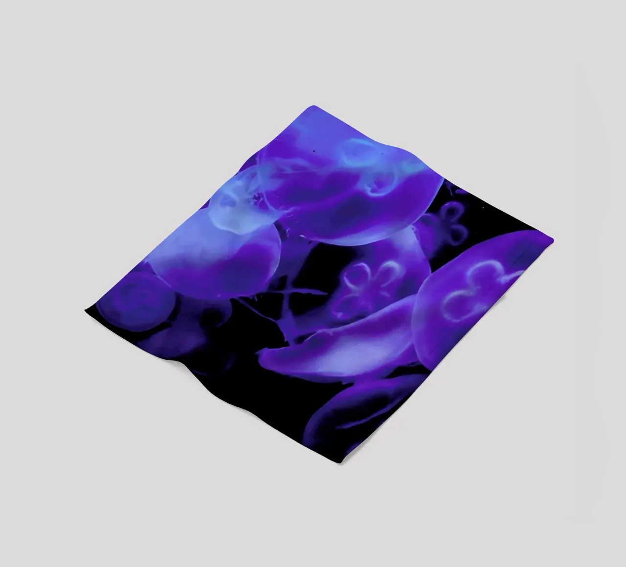 Blue Jellyfish coperta in pile da Babett Schultze