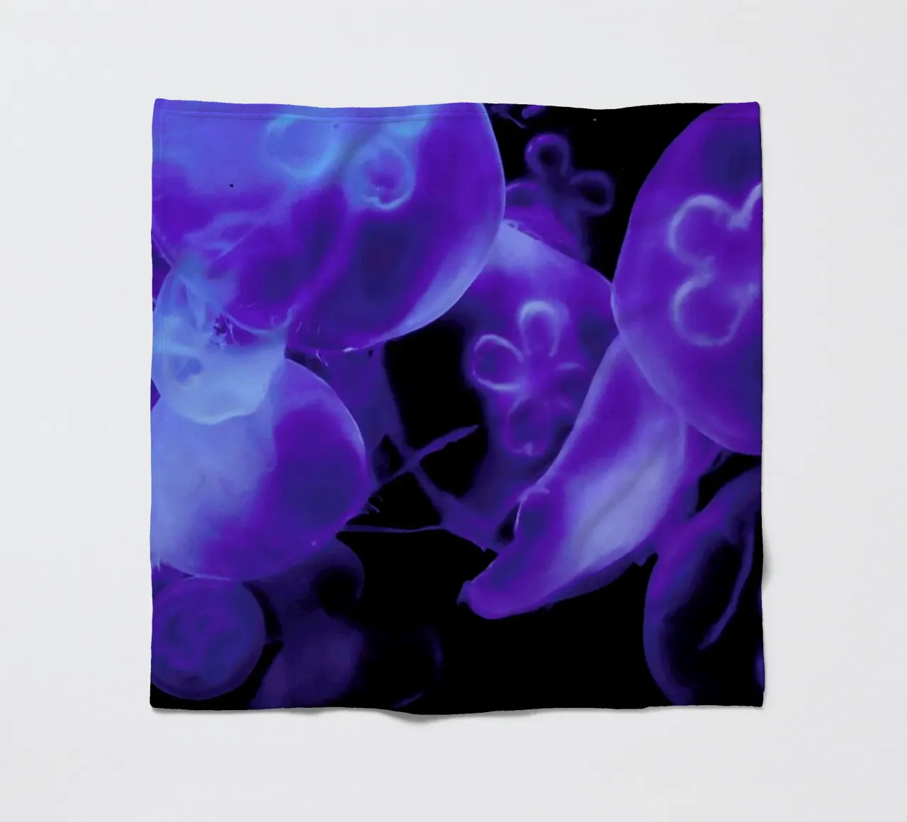 Blue Jellyfish coperta in pile da Babett Schultze