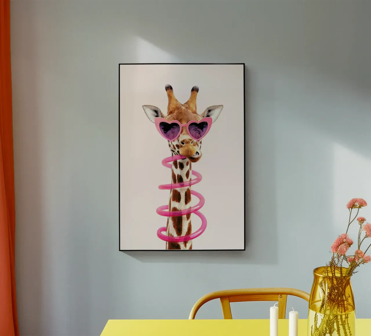 Thirsty Giraffe plexiglass da Paul Fuentes Design