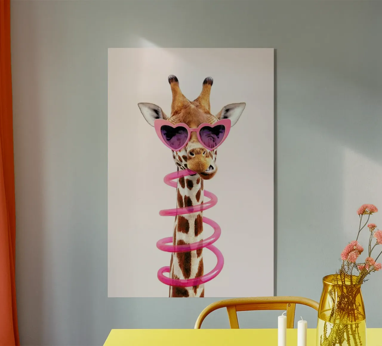 Thirsty Giraffe plexiglass da Paul Fuentes Design