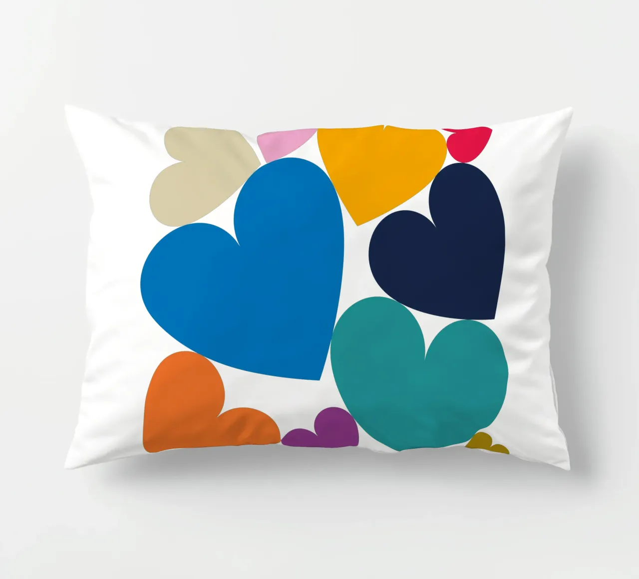 Cuori colorati impilati cuscino da Katja Stehle Design