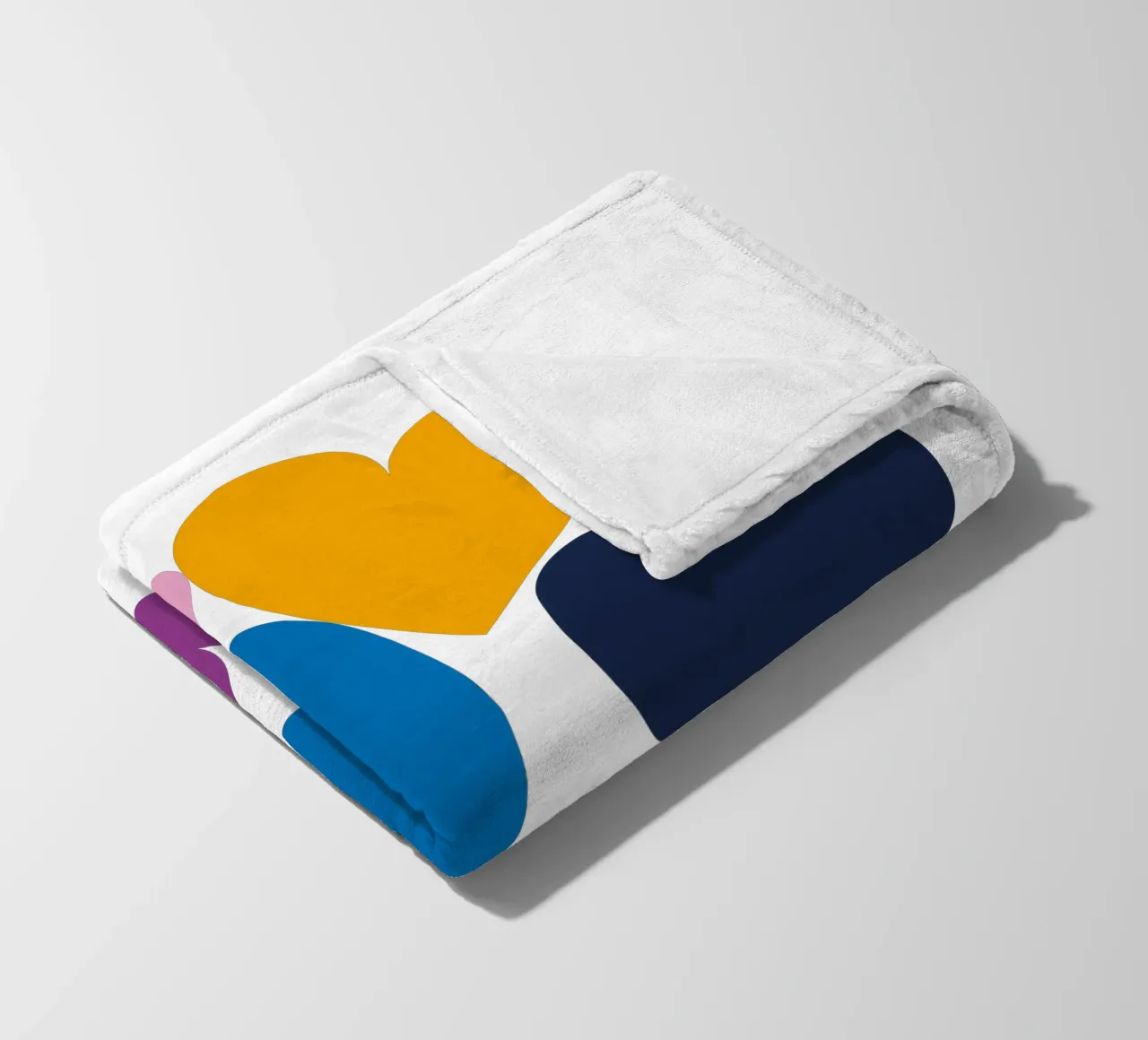 Cuori colorati impilati coperta in pile da Katja Stehle Design