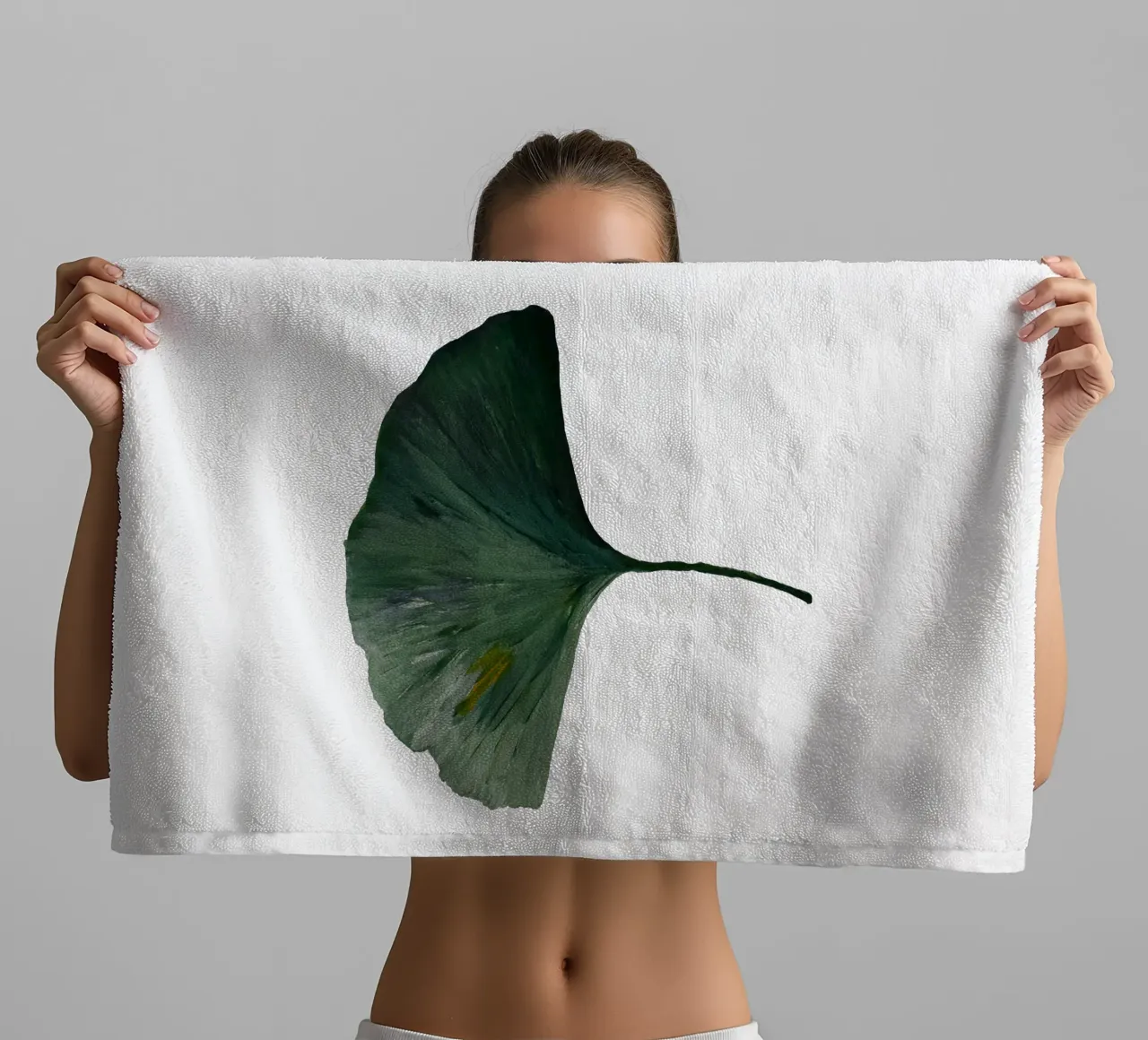 Ginkgo leave green towel by Femke Zwaan