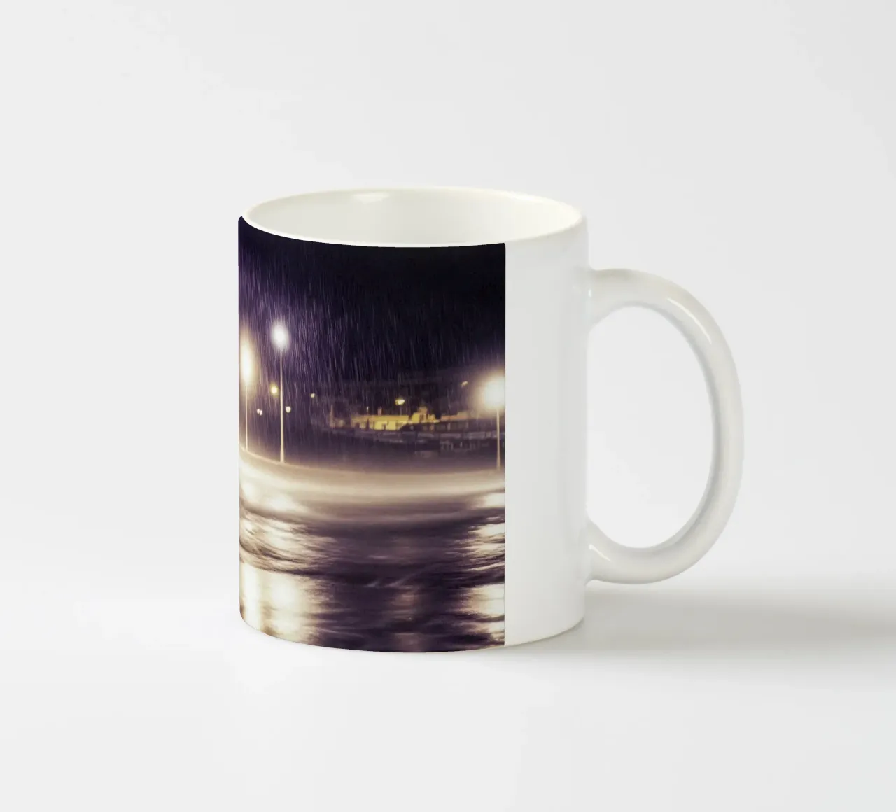 Sotto la pioggia viola di Brighton tazza in ceramica da By Night