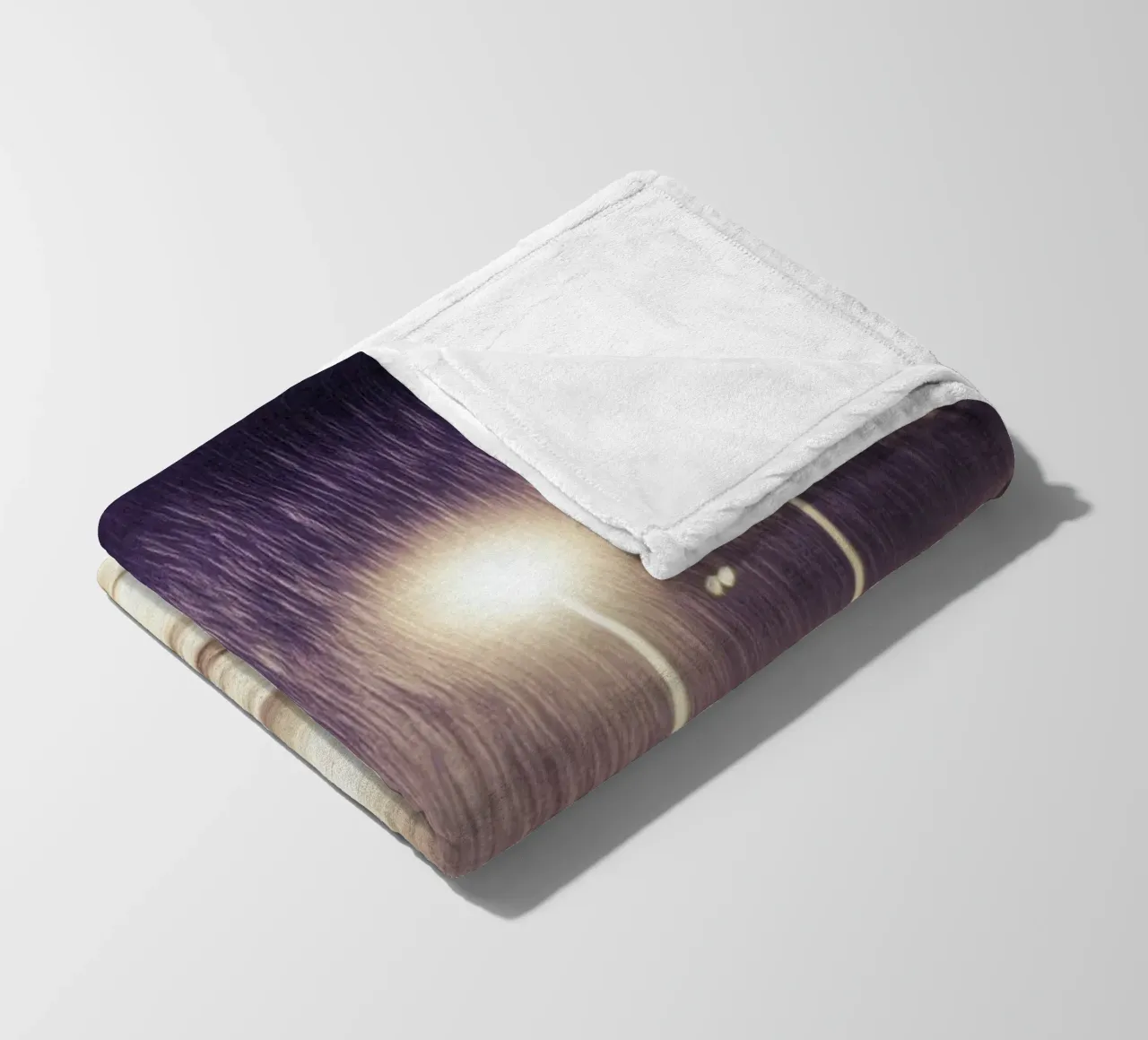 Sotto la pioggia viola di Brighton coperta in pile da By Night