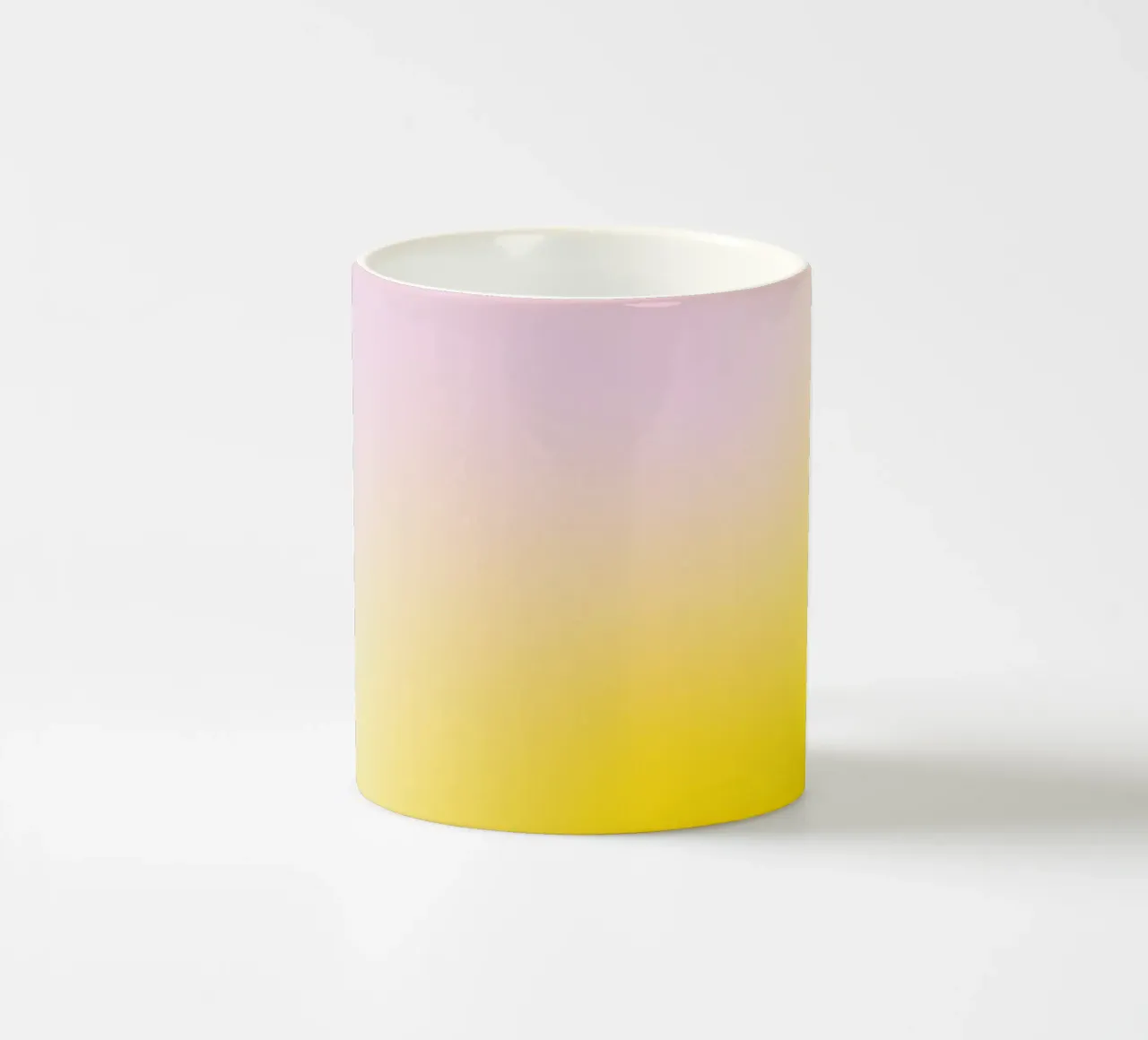 Delicato gradiente giallo e rosa tazza in ceramica da Katja Stehle Design