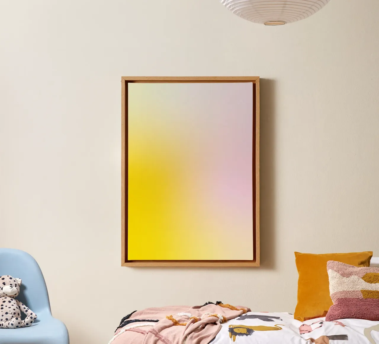 Delicato gradiente giallo e rosa tela con Cornice a cassetta da Katja Stehle Design