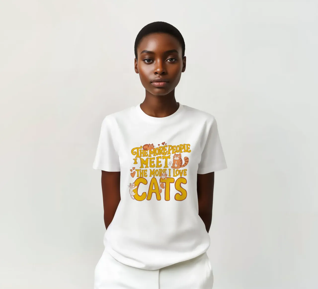 Più persone incontro e più amo i gatti t-shirt da Loobs