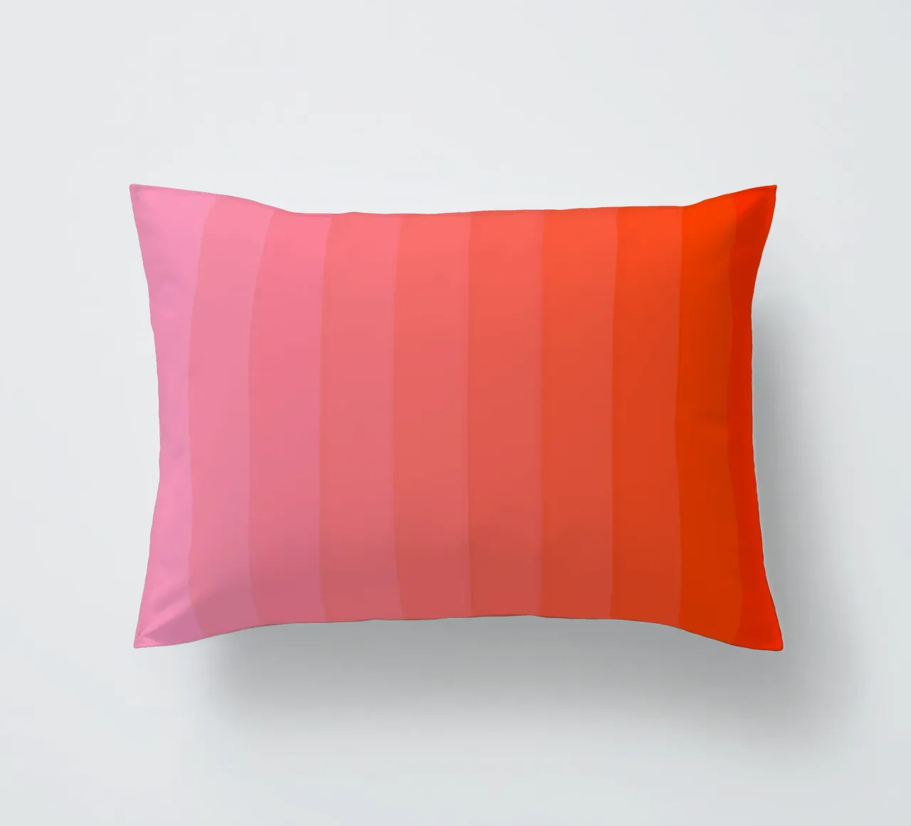 Retro gradiente rosso rosa cuscino da Katja Stehle Design