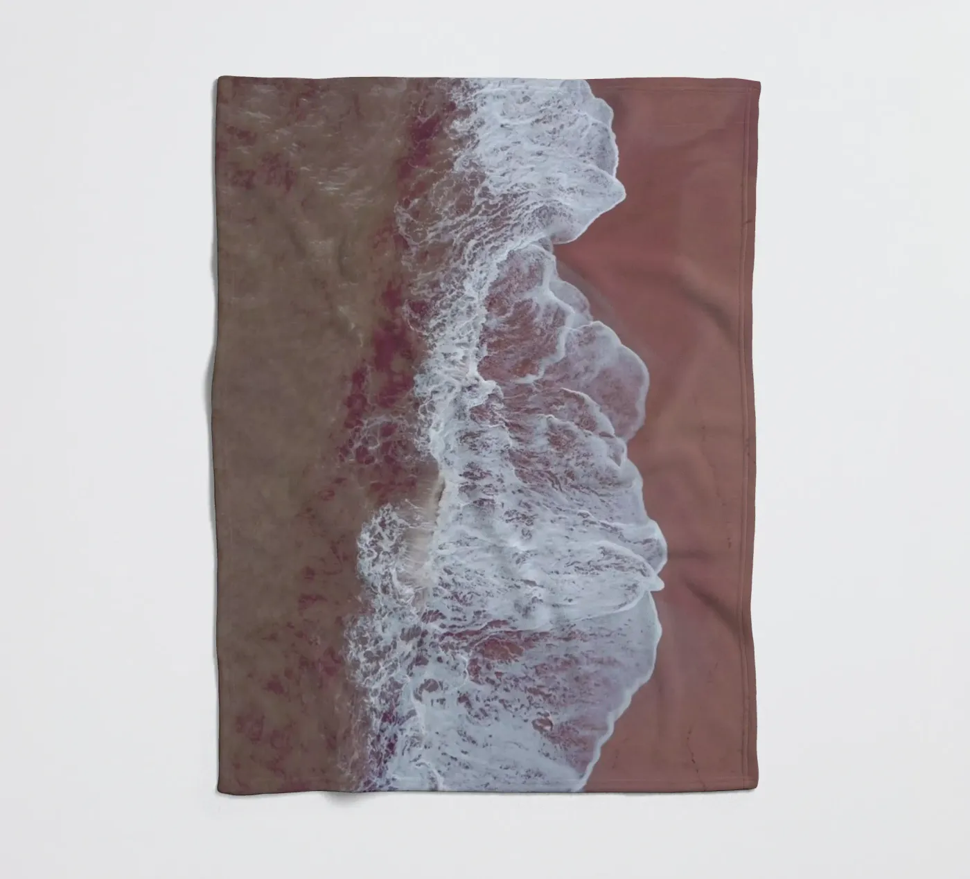 Blush Beach coperta in pile da Studio Nahili