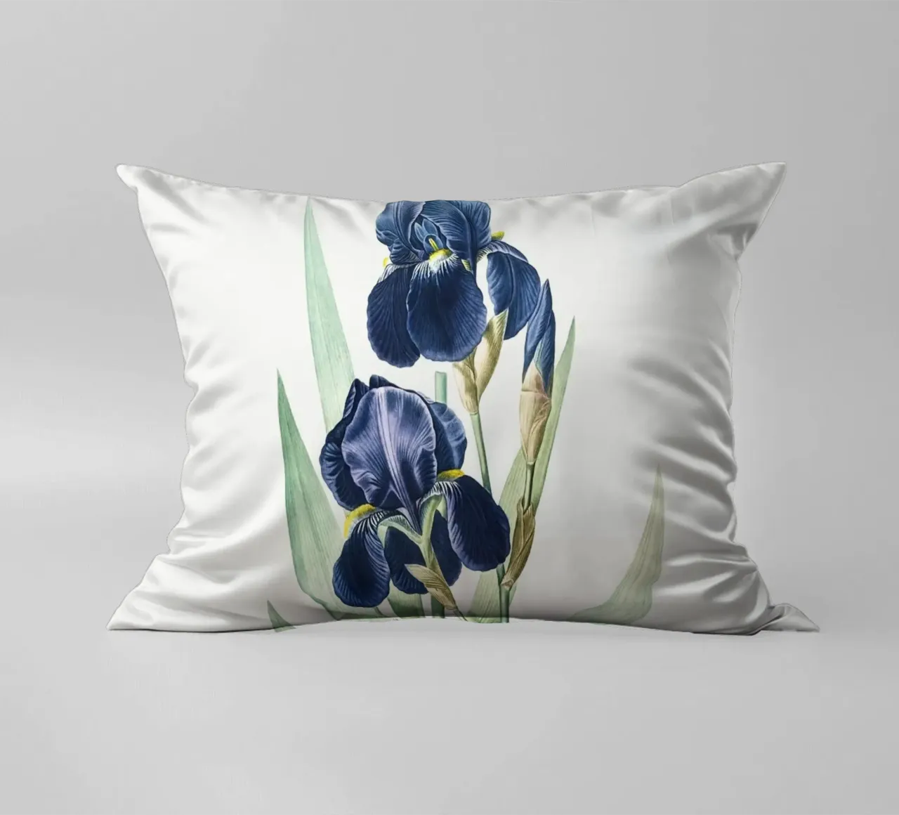 Purple Iris cuscino da Pretty Flowers Vintage Botanicals